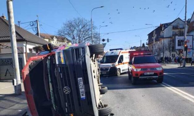 Mentőautó ütközött személygépkocsival