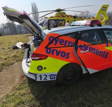 Hároméves kisfiú esett ki egy első emeleti ablakból Győr-Moson-Sopronban