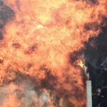 Azzal fenyegetett, hogy Molotov-koktélt dob a tömegbe a pártrendezvényen