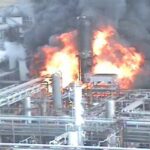 Trump a fejéhez kap: felrobbant Amerika egyik legnagyobb olajfinomítója, azonnal leállították a termelést – videón a brutális tűz