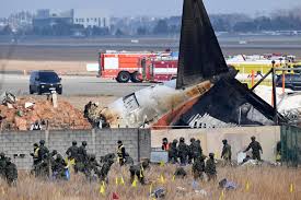 Spórolásból építették a betonfalat, amely 179 utas halálát okozta egy dél-koreai gép túlfutásakor