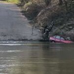 A Tiszába ugratott egy autó, a sofőr a révésznek köszönheti az életét
