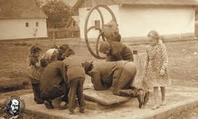 Tíz métert zuhant a mélybe a várandós kismama Barabáson, egy korhadt deszka volt a halálos csapda