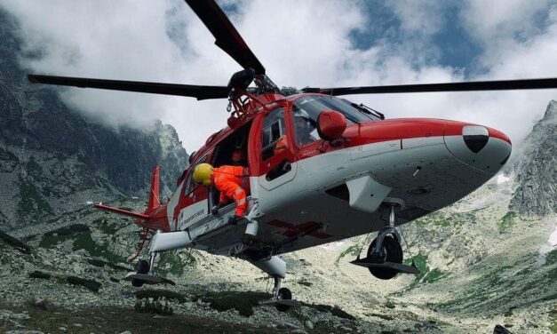 Hiába siettek a mentők, megcsúszott és a halálba zuhant egy turista