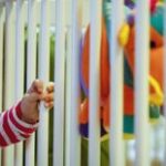 Pelenkázás közben bántalmazta a szoboszlói apa a gyermekét, aki életveszélyes állapotban került kórházba