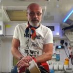 Zacher Gábor egy percben megtanít életet menteni