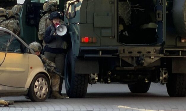 Vérengzés Kijevben – válogatás nélkül lövöldözött a túszejtő, hat halott