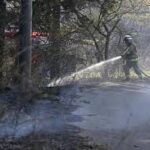 Több mint háromezer embert evakuáltak – hatalmas tűz terjed a szigetországban