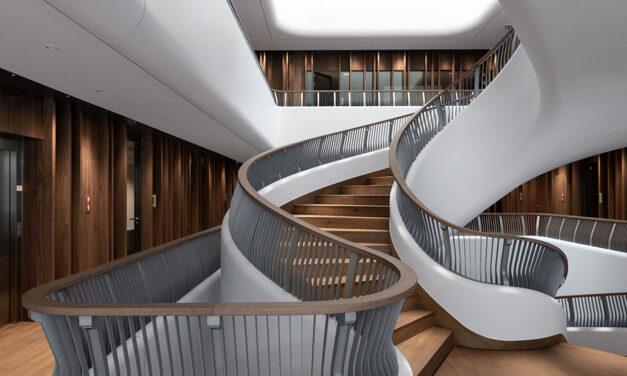 Magyar Péter nem költözik a Karmelitába