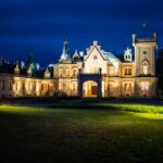 Megy a találgatás: vajon miért zár be a kastély?