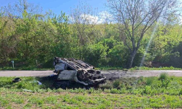 Ezért gyulladhatott ki Kölesdnél az autó, amiben egy asszony bennégett