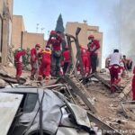 Túlélők után kutatnak a mentők Teheránban