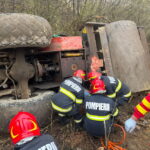 Horror Csarnóházán: szakadékba zuhant az úthenger, alá szorult a vezető