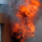 Apa és beteg fia sérültek meg a tatabányai lakástűzben + videó