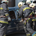 Drámai képsorok: Brutális baleset Budapesten, egy ember a roncsban ragadt