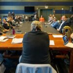 Vidnyánszky Attila transzvesztita törpével borzolja az úri közönség kedélyét