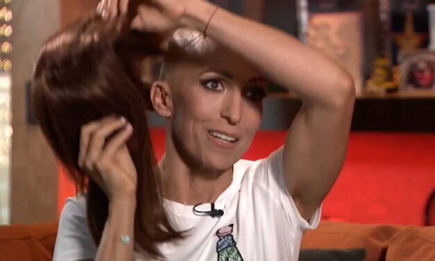 Rubint Réka a TV2 kamerái előtt vette le parókáját, sírva beszélt a betegségéről