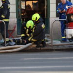 Most kaptuk a rendkívüli hírt: kigyulladt egy vendéglátóhely Budapesten, több mint 100 embert kellett kimenekíteni