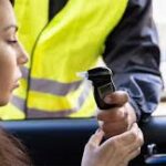 Sokkoló számok: ennyi ideig marad benned az alkohol egy pohár után – a kávé sem segít!