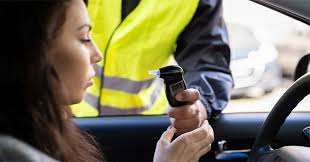 Sokkoló számok: ennyi ideig marad benned az alkohol egy pohár után – a kávé sem segít!