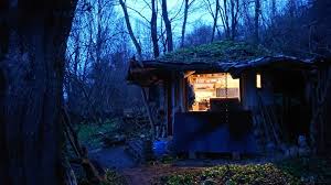 Egy erdei kunyhóban lakik Gerzson, a remete