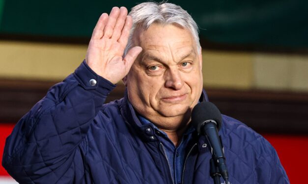 Orbán Viktor – 36 év a parlamentben – fotók, ahogy mostanság nem fogjuk látni a Fidesz elnökét