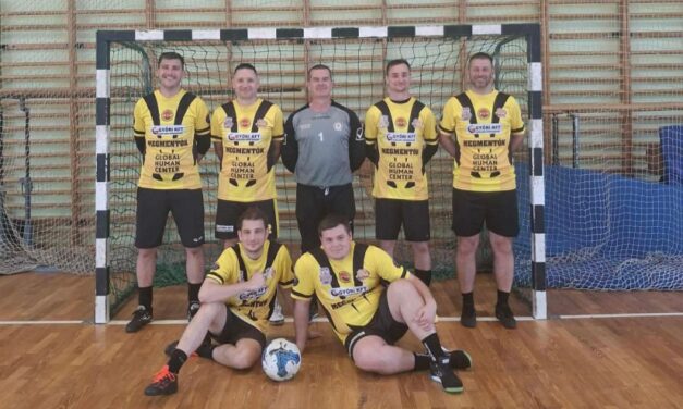 Nemcsak az életmentésban, hanem a fociban is profik a kaposvári mentősök