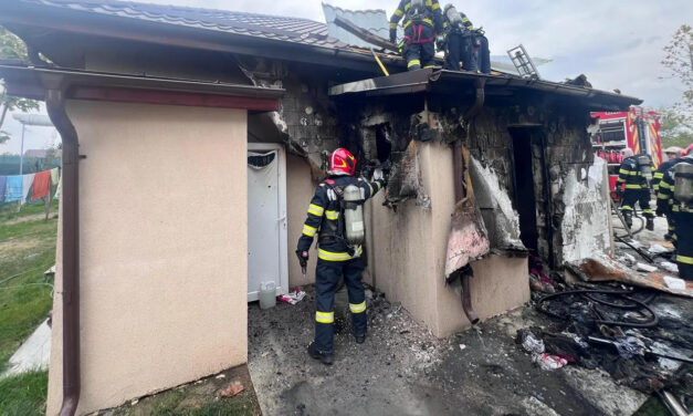 Kigyulladt egy ház Maros megyében – Egy férfi bennégett