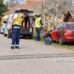 Vonat tarolt le egy autót Bács-Kiskunban, fotókon a baleset