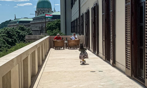 A Karmelita kolostor évezredes története, ahol hét szűk esztendő jutott az Orbán-kormánynak
