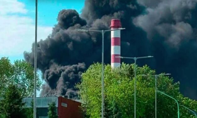 „Az életmentés volt az elsődleges” – nyilatkozott a tűzoltóparancsnok a tiszaújvárosi robbanásról (videóval)