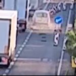 Sokkoló videó az M7-esről: a leállósávból próbált bevágni két kamion közé, súlyos baleset lett a vége (videó)