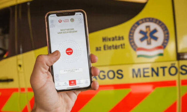 Leforrázta magát egy idős férfi, videóhívással segítettek a magyar mentők