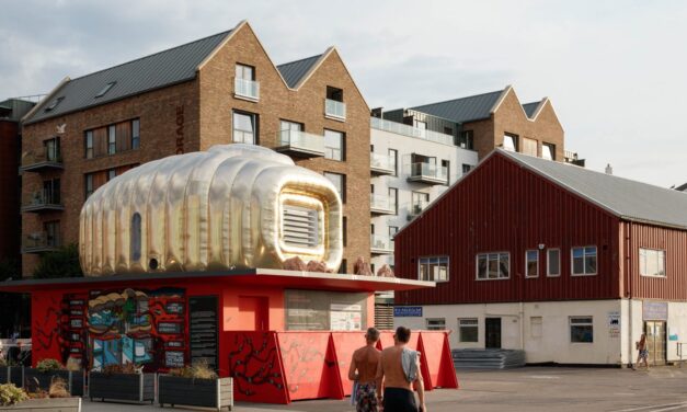 Csak egy croissant-ért indult az építész, majd az Antarktiszon ragadt