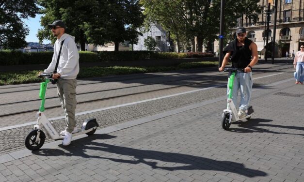 Kitiltják az elektromos rollereket ebből a magyar városból