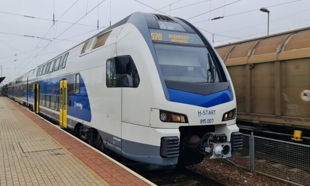 Háromszáz kilométert kellett kerülniük az emeletes vonatoknak, hogy megfordulhassanak szegedi karbantartásukhoz