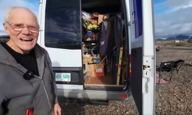 Így él a 82 éves nyugdíjas, aki állandó lakás helyett a teljes szabadságot választotta