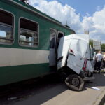 Fotógaléria: így tarolta le a H6-os HÉV a furgont a Soroksári úton