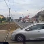 Videó: Az 50-es villamos tarolt le egy autót az Üllői úton, így látta a vezető