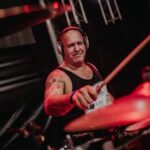 „Betonfalnak ütközött 120-szal” – Új hírek érkeztek a Bikini dobosáról, aki brutális balesetet szenvedett