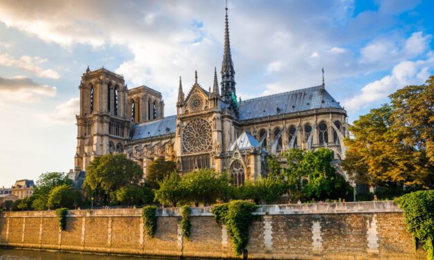 Túlélt forradalmat, tűzvészt: a párizsi Notre-Dame története