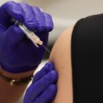 Aggasztó felfedezés: változásokat találtak a szemben a Pfizer-vakcina után