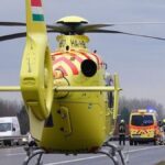 Drámai pillanatok: Mentőhelikopter landolt a tömegbalesetnél, teljesen lezárták az autópályát