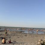 Szívszorító felvétel: eltűnt egy ötéves gyerek a Balatonban, a strandolók csatárláncban keresték