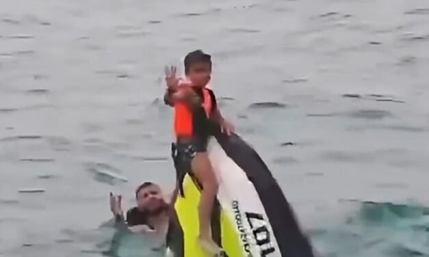 Videó: 16 órát kapaszkodott egy felborult jet-skibe egy apa és két kisfia Thaiföldön