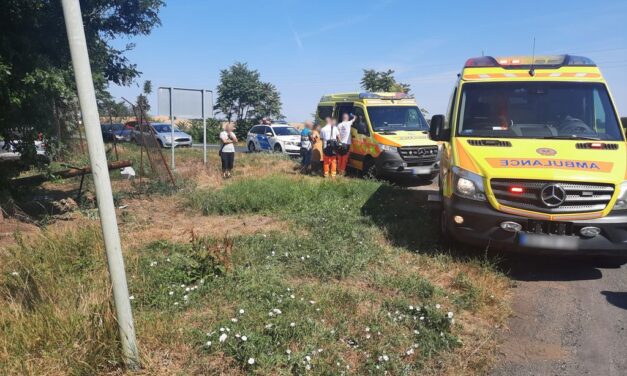 Baleset a 36-os főúton: három gyereket és egy felnőttet a mentők vittek el – fotókkal!