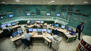 Hetekig nem lehet visszakapcsolni a paksi atomerőművet – Magyar Péter elmondta, mi várható