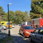 Tűzoltók és mentők vonultak a veszprémi utcába, egy idős nőt vittek kórházba (+ fotók)