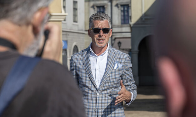 Rákay Philip azt állítja, a sajtóból tudta meg, hogy a NAV nyomoz a Most vagy soha! állami támogatása miatt, de szerinte ő amúgy is csak kreatív producere volt a filmnek