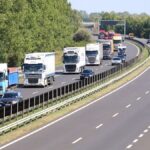 „Vigyázz, vigyázz!” – szembejött az autópályán, életveszélyes helyzetet rögzített a kamera (videó)